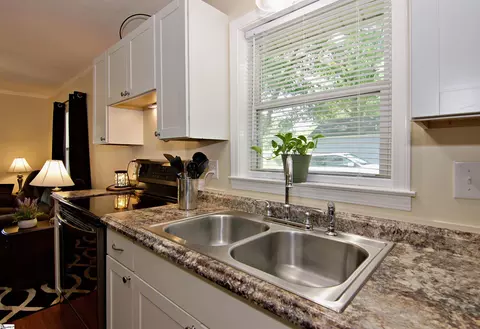 211 N 5th St, Easley, SC 29640 photo 9