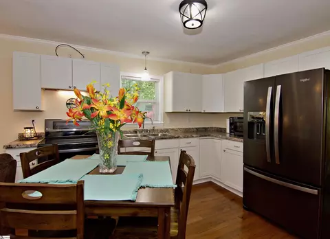 211 N 5th St, Easley, SC 29640 photo 5