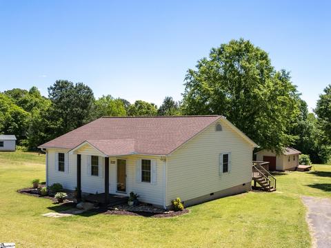 210 Red Hawk Dr, Campobello, SC 29322