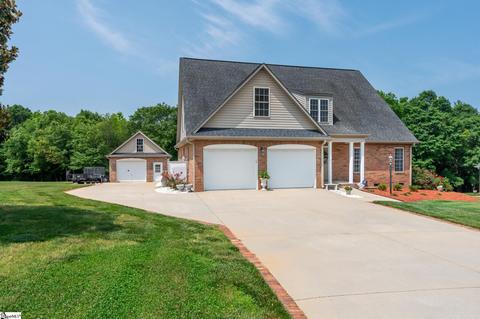 868 Shadow Creek Dr, Inman, SC 29349
