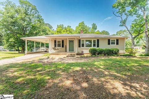 8807 Valley Falls Rd, Boiling Springs, SC 29316