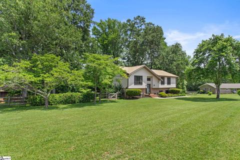 1159 Lakeview Dr, Greenville, SC 29611