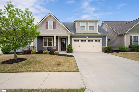 15 Cloverfield Dr, Simpsonville, SC 29680
