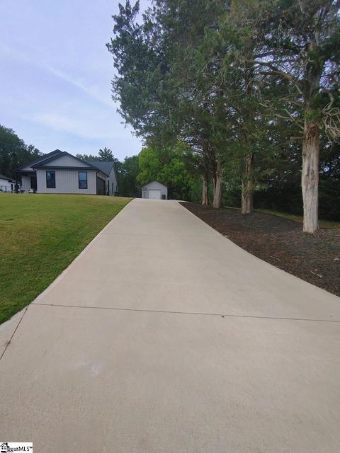 22 Waldrop Rd, Taylors, SC 29687
