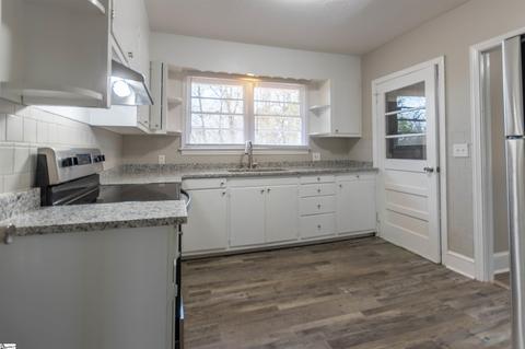 200 Pine St, Seneca, SC 29678 photo 8