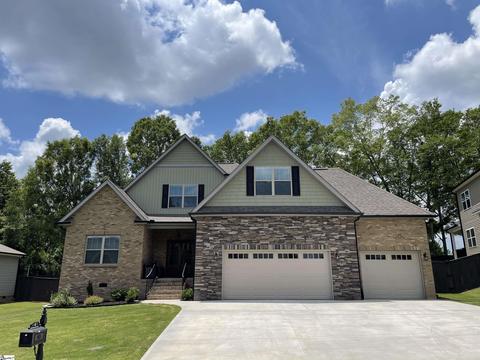 4 Peaceful Ct, Fountain Inn, SC 29644