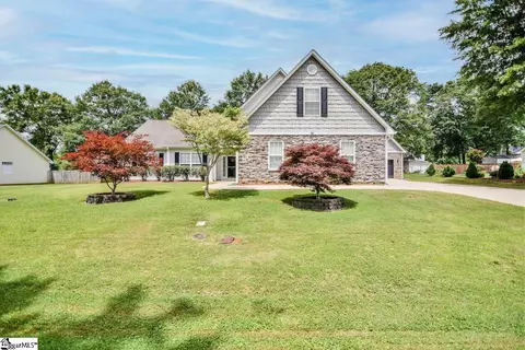 132 Sunshine Dr, Simpsonville, SC 29681