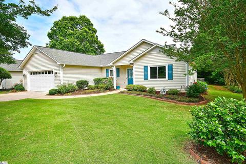 14 Windcrest Dr, Greenville, SC 29615