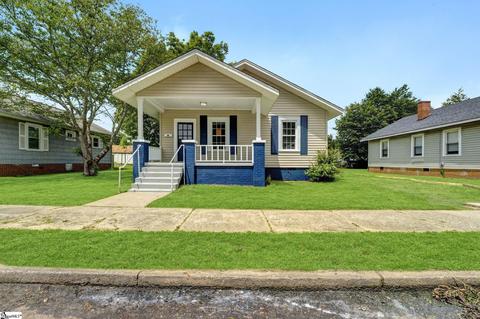 303 Gordon St, Clinton, SC 29325