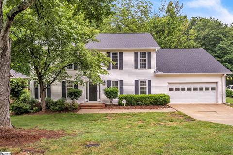 206 W Silverleaf St, Greer, SC 29650