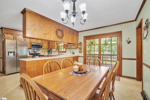 206 W Silverleaf St, Greer, SC 29650 photo 6