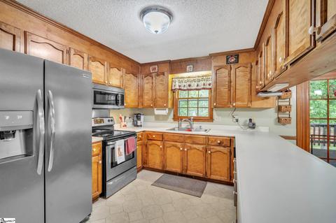 206 W Silverleaf St, Greer, SC 29650 photo 3