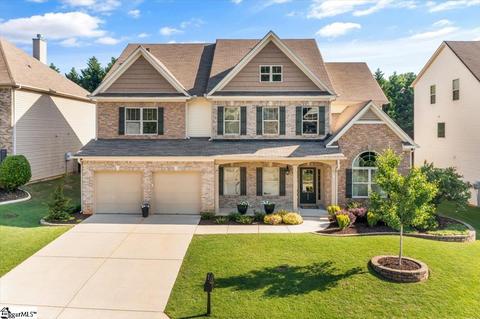 133 Creek Shoals Dr, Simpsonville, SC 29681