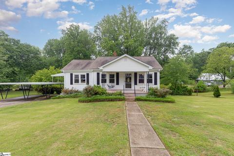 12 Edgewater Ln, Greenville, SC 29604