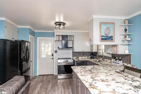 701 Crestview Rd, Easley, SC 29642 photo 8