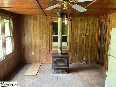 562 Anthony Rd, Pickens, SC 29671 photo 3