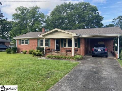 6 Blue Mist Dr, Greenville, SC 29611
