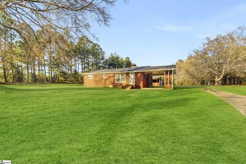 1138 Church St, Laurens, SC 29360