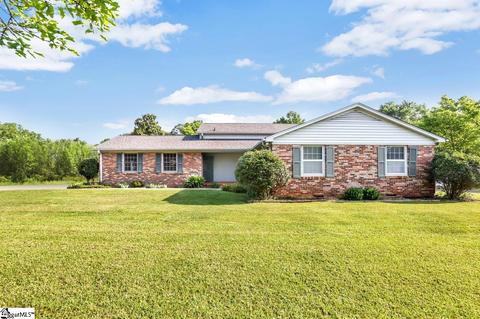 7 Peachtree Ln, Greer, SC 29651