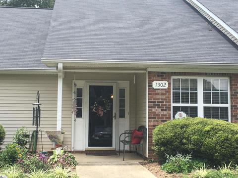 1302 Wenwood Ct, Greenville, SC 29607