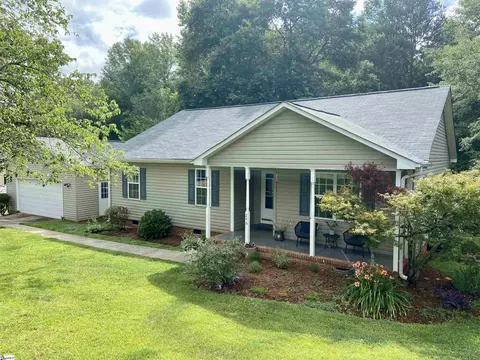 246 Pine Meadow Dr, Travelers Rest, SC 29690