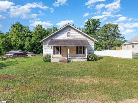 159 Porter St, Wellford, SC 29385