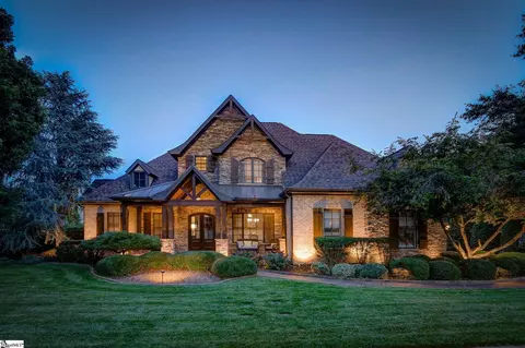 105 Powers Garden Rd, Simpsonville, SC 29681