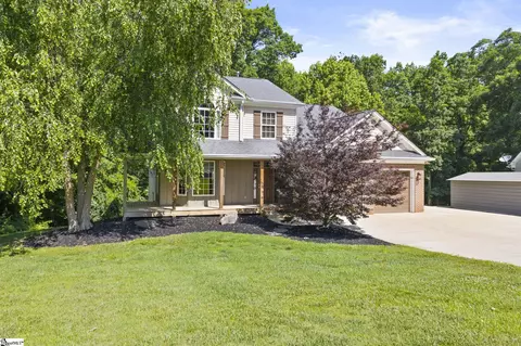 527 Whispering Ct, Taylors, SC 29687