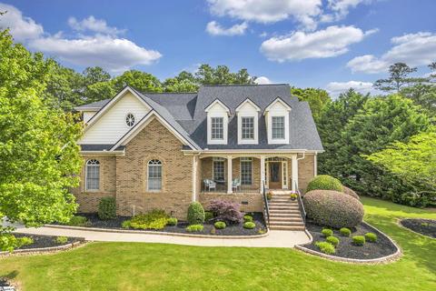 2 Graywood Ct, Simpsonville, SC 29680