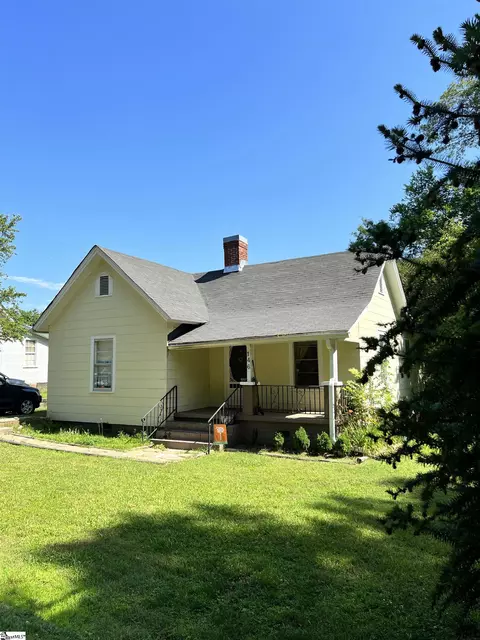 146 4th St, Greenville, SC 29611