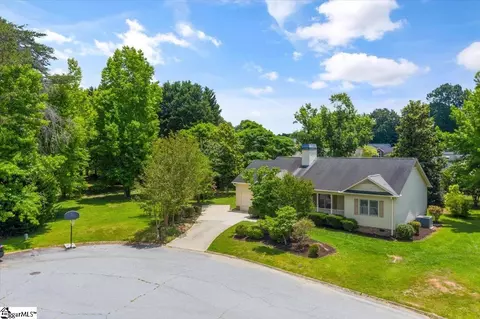 4 Mizzenmast Ct, Greenville, SC 29617