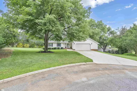 104 Capriole Ct, Simpsonville, SC 29681