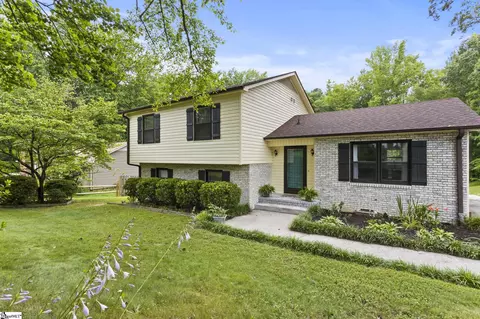 6 Crowndale Ct, Taylors, SC 29687