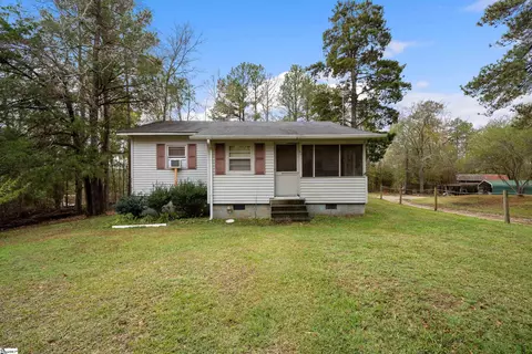 40 Collins Village Cir, Waterloo, SC 29384