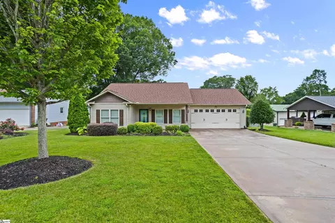 115 Bessie Ave # a, Greer, SC 29651