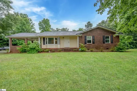 1935 Curry Rd, Laurens, SC 29360
