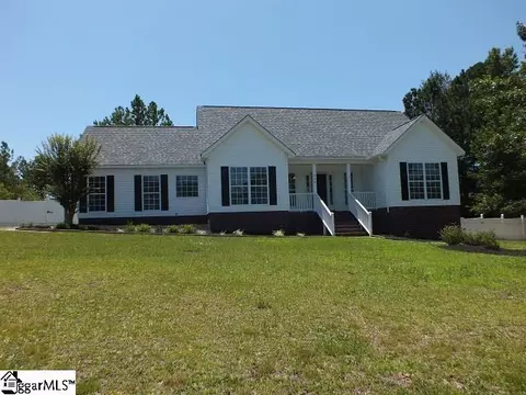 346 Chickadee Ln, Lugoff, SC 29078