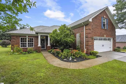 401 Clydesdale Dr, Simpsonville, SC 29681
