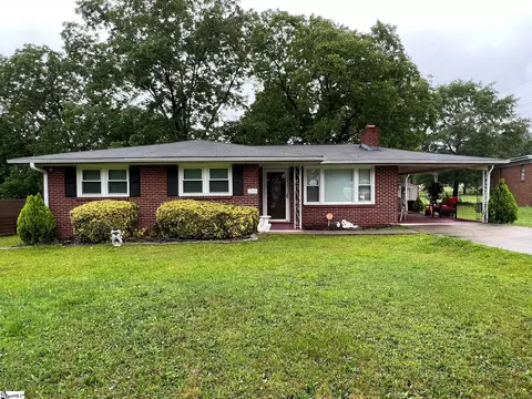 308 Rainbow Dr, Greenville, SC 29617