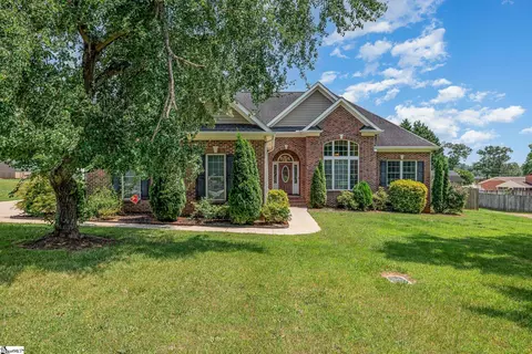 108 Stonegate Ct, Easley, SC 29642