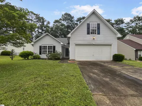 615 Thornbird Cir, Boiling Springs, SC 29316