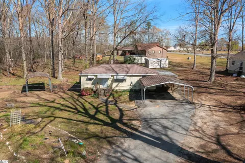 106 Reedy Acres Dr, Simpsonville, SC 29680