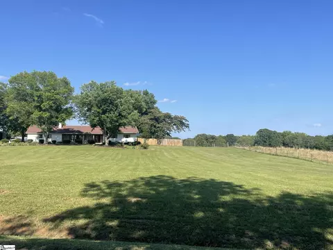 1526 Pitts Rd, Laurens, SC 29360