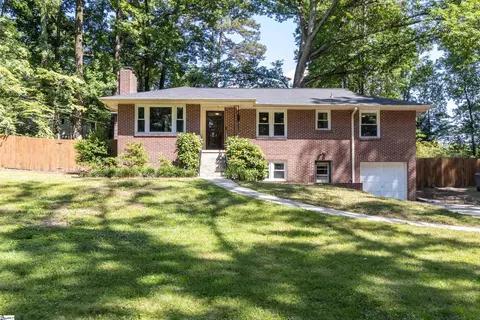 5 Yorkshire Dr, Greenville, SC 29615