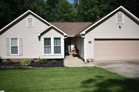 415 Bent Creek Dr, Greer, SC 29650