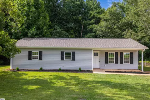 148 Willowood Dr, Spartanburg, SC 29303
