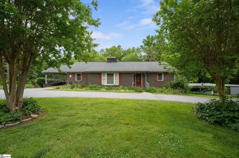 320 Fairview St, Taylors, SC 29687