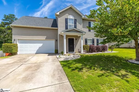 106 Garfield Ln, Simpsonville, SC 29681