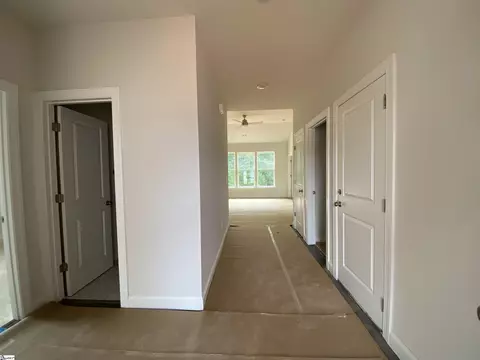 408 Oakton Dr, Greer, SC 29651 photo 2