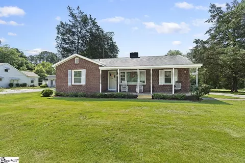 1615 Mccormick Hwy, Greenwood, SC 29646